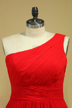 Load image into Gallery viewer, Plus Size One Shoulder Bridesmaid Dresses  Ruffled Bodice A-Line Chiffon Red