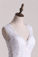 Load image into Gallery viewer, Tulle Wedding Dresses V Neck With Applique Mermaid Chapel Train