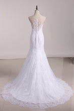 Load image into Gallery viewer, Court Train Scoop Mermaid Wedding Dresses Tulle With Applique