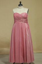 Load image into Gallery viewer, Plus Size Bridesmaid Dress A Line Sweetheart With Ruffles