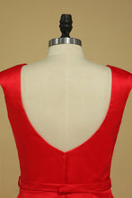 Load image into Gallery viewer, Red Sheath Bateau Mother Of The Bride Dresses Satin With Sash Open Back