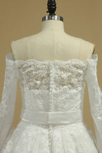 Load image into Gallery viewer, Wedding Dresses Boat Neck A Line Tulle With Applique Court Train