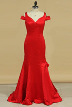 Load image into Gallery viewer, Open Back Evening Dresses Mermaid V Neck Satin