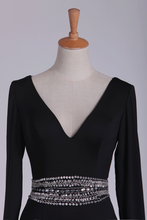 Load image into Gallery viewer, Sexy Open Back Long Sleeves V Neck Spandex Mother Of The Bride Dresses With Beading