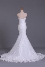 Load image into Gallery viewer, Wedding Dresses Strapless Mermaid Chapel Train With Applique Lace Up