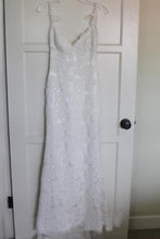 Load image into Gallery viewer, Elegant Mermaid Lace Backless V Neck Spaghetti Straps Wedding Dresses Bridal Dresses SJS15181