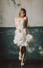 Load image into Gallery viewer, Cute Sweetheart Strapless Short Wedding Dress Summer Modest Tulle Appliques