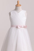 Load image into Gallery viewer, Sweep Train Tulle Flower Girl Dresses A Line V Neck
