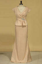 Load image into Gallery viewer, Sheath Mother Of The Bride Dresses V Neck Chiffon With Beading