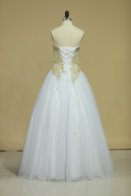 Load image into Gallery viewer, Ball Gown Sweetheart Quinceanera Dresses With Beads And Applique Tulle