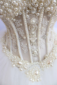 Sweetheart Bridal Dresses With Pearls Ball Gown Tulle White Corset Back Court Train