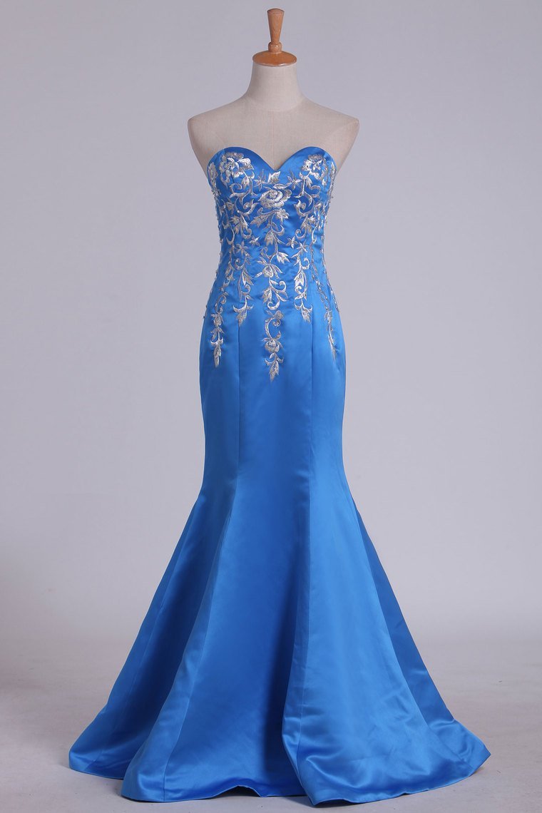 Satin Sweetheart Mermaid Prom Dress With Embroidery Sweep Train